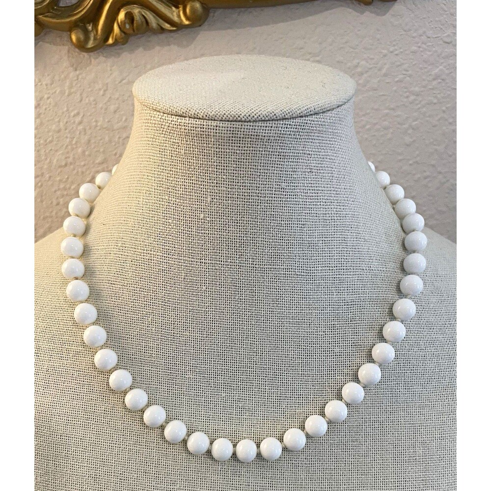 Monet White Milk Glass Faux Pearl Necklace Gold Tone Lobster Clasp 16 in